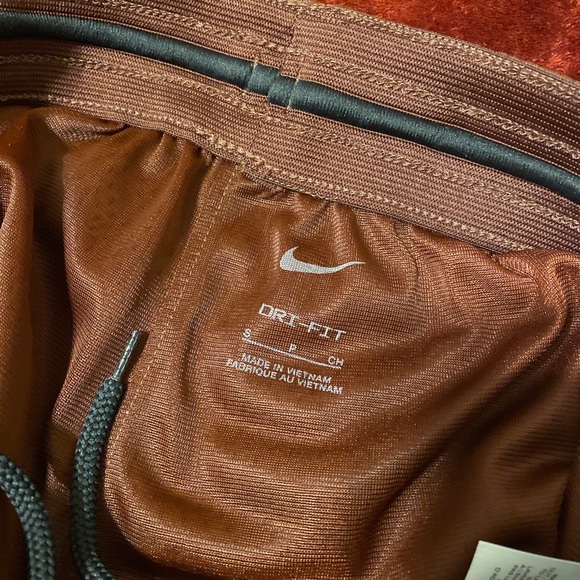 Nike Dri Fit Shorts - Picture 2 of 4